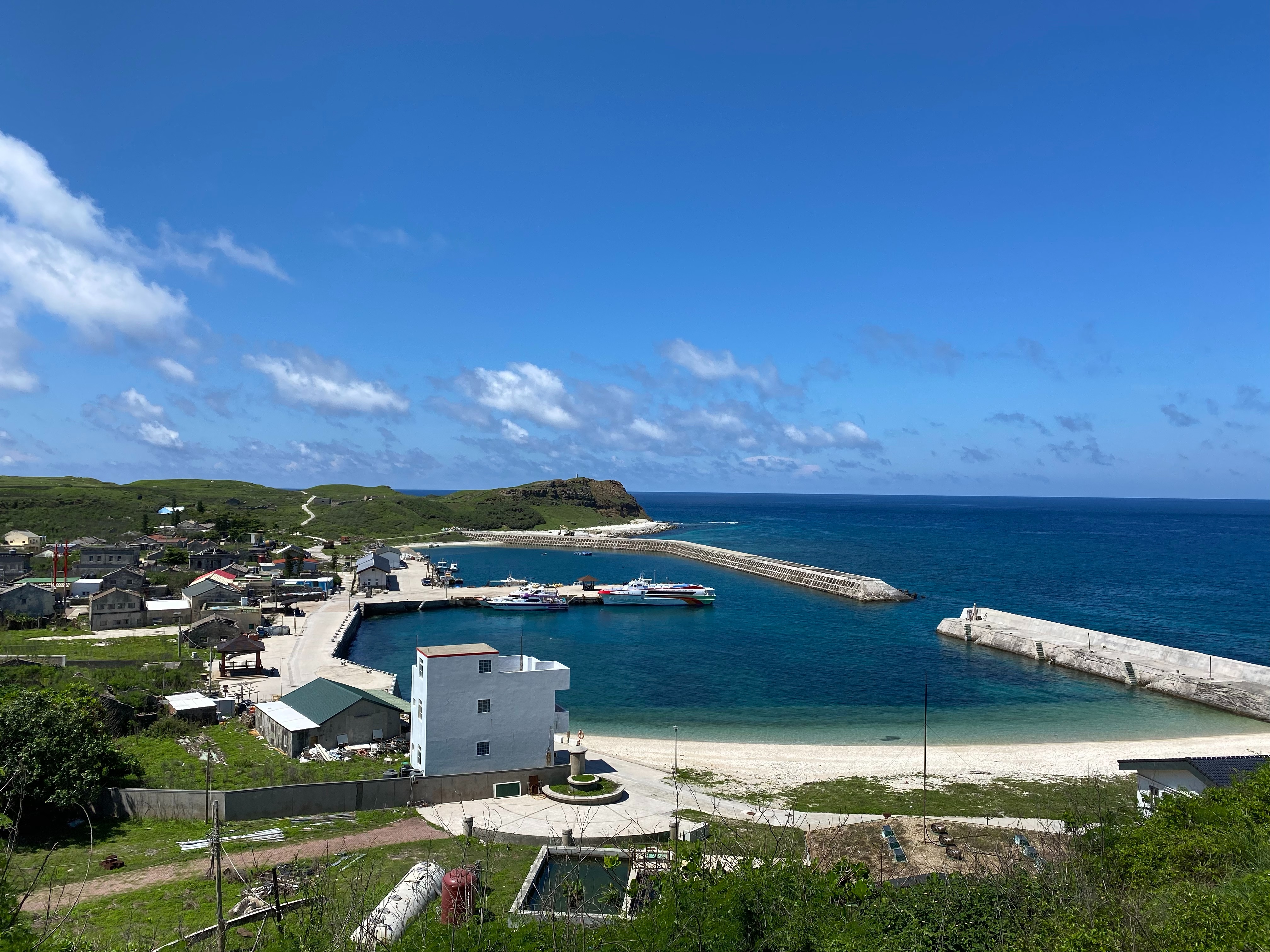 澎湖旅遊-南方四島加七美(含機車)